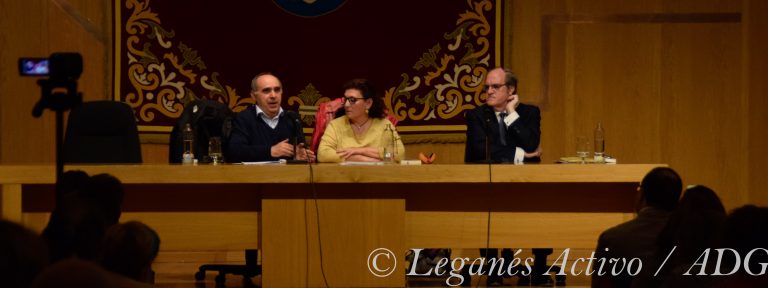 Ángel Gabilondo apadrina el libro ‘Maestros y maestras de la democracia’, de Pío Maceda en Leganés