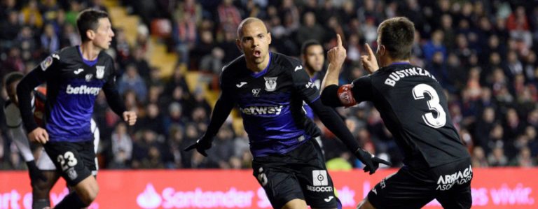 Fútbol: Braithwaite, Cuéllar y la suerte mantienen con vida al Leganés