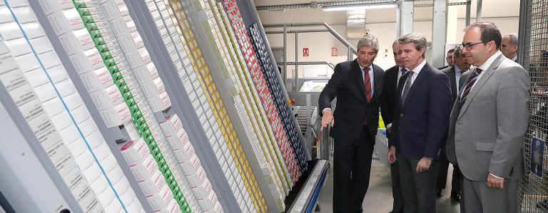 Garrido visita la sede del segundo operador de la distribución de medicamentos en España, en Leganés