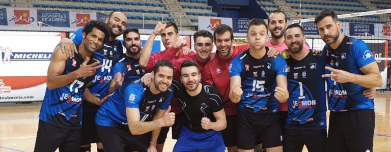 Voleibol: Los chicos apuran y vencen en el tie-break en Almería