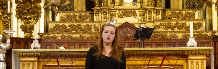 Rosa Gomariz une su voz a los ‘Poetas contra las grietas’