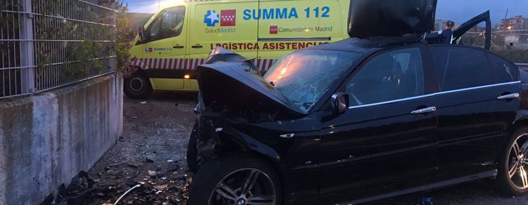 Cuatro jóvenes graves al salirse de la carretera en Leganés
