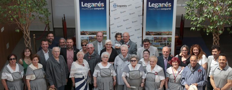 La Casa Regional de Castilla la Mancha regala un busto de Cervantes al Ayuntamiento de Leganés