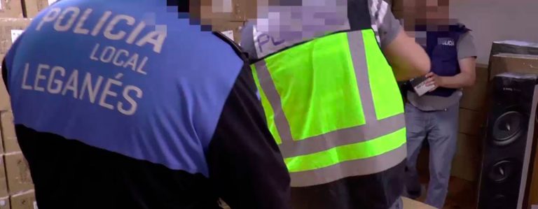Desarticulado un grupo organizado dedicado a comercializar material de telefonía móvil