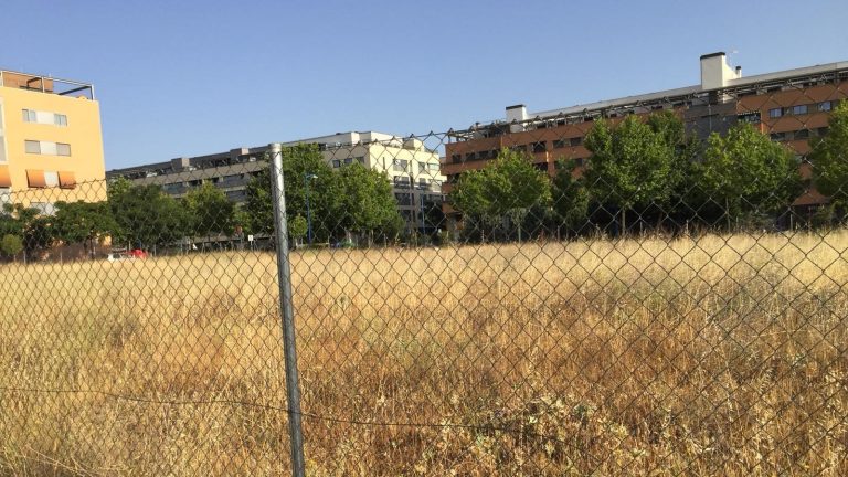 Piden desbrozar las parcelas para evitar incendios en Leganés