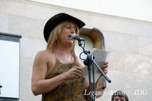 Alicia Ramos lee el manifiesto del MADO 2019 Leganés. Foto: Aroa Díaz