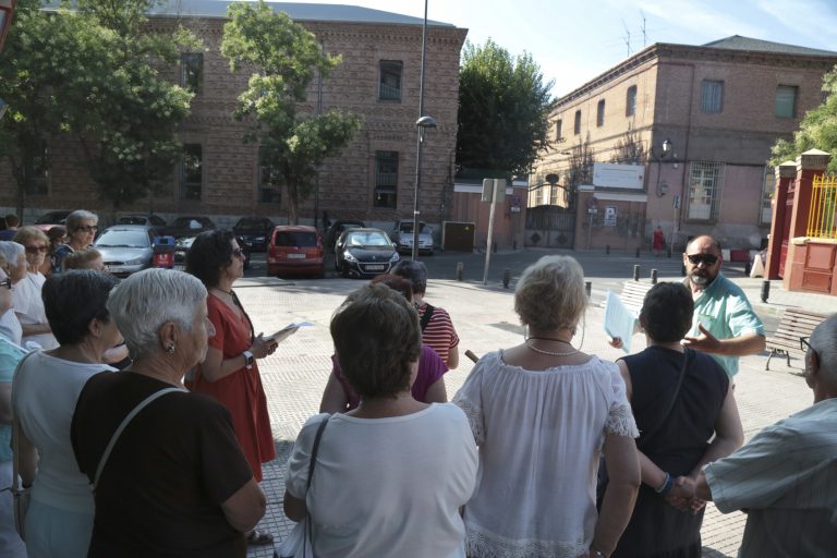 Los mayores conocen la historia de Leganés con paseos saludables