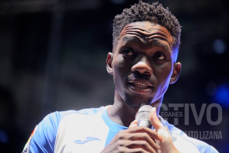 Fútbol | Ya es oficial: Omeruo hasta 2024