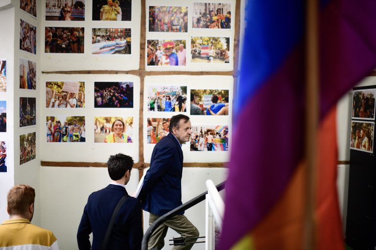 Reyero se compromete a impulsar el desarrollo reglamentario de las leyes LGTBI y Trans