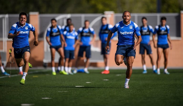 FÚTBOL | Los retos de un Lega en horas bajas