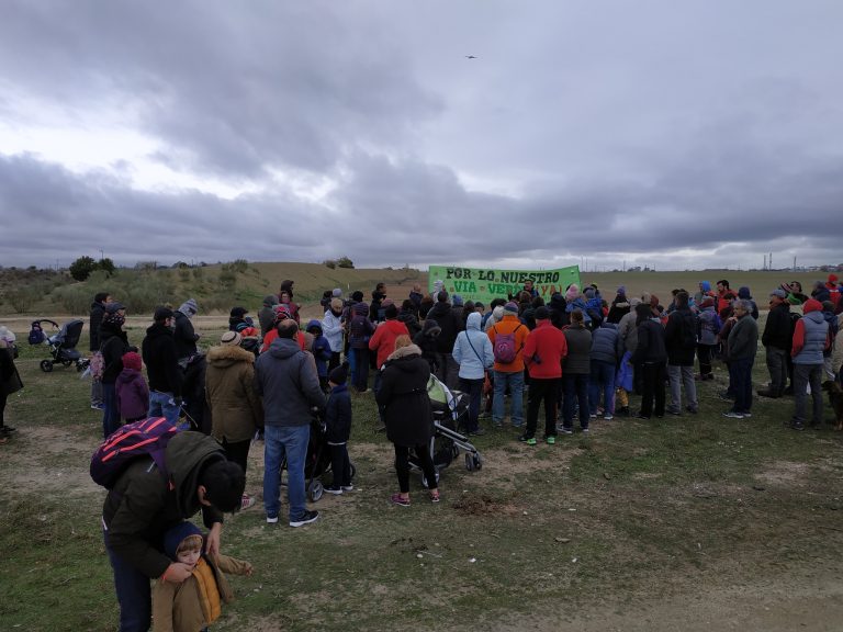 Masiva plantación de árboles para reivindicar la Vía Verde
