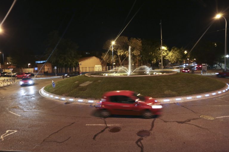 Rotondas con iluminación LED para mejorar la seguridad vial