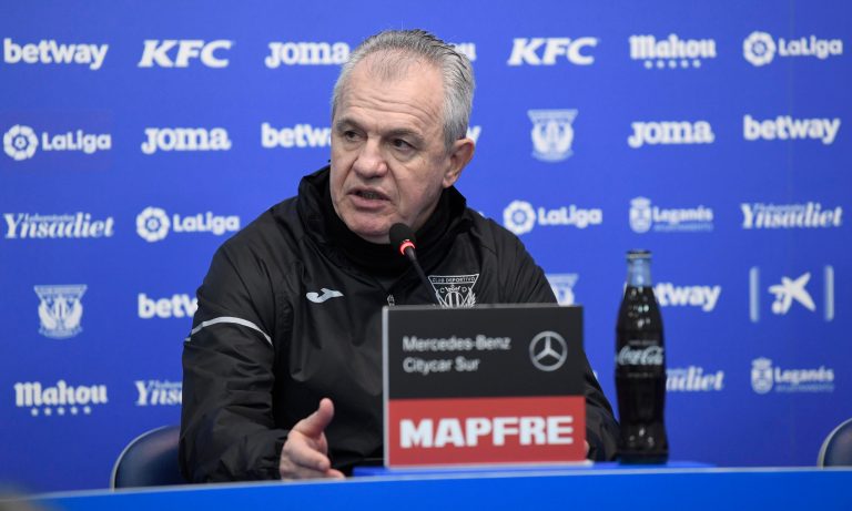 Fútbol | Aguirre: «Seguimos en el agujero»