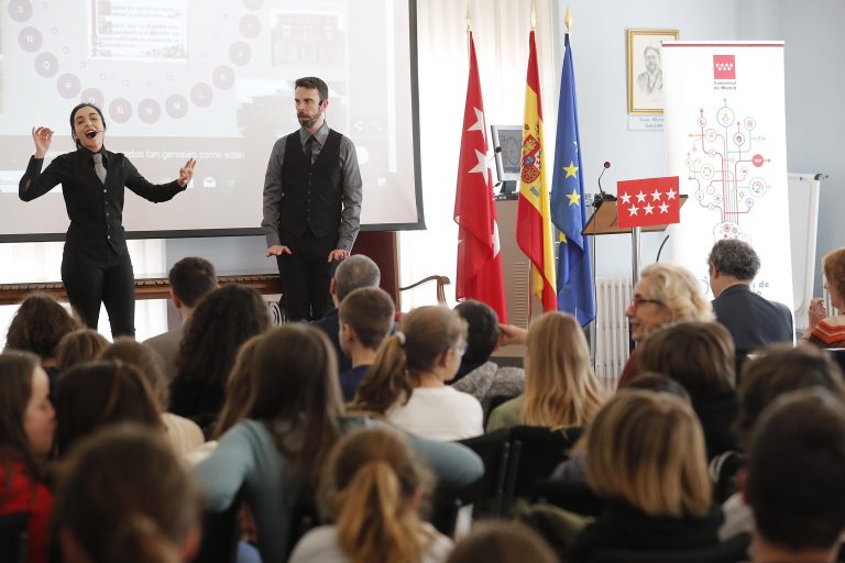 La Comunidad dota a los centros educativos de material didáctico sobre la Constitución Española