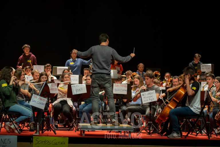 La Escuela de Música reclama más profesores en el homenaje a la Constitución