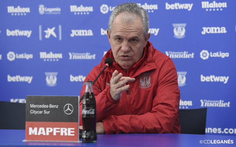 Fútbol | Aguirre: «Salir del descenso ahora no es algo que me quite el sueño»