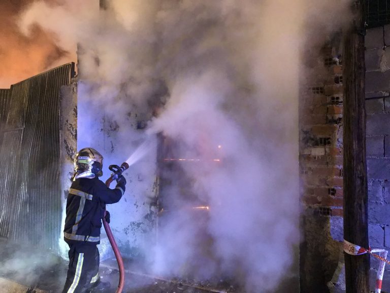 Una chatarrería sufre el segundo incendio del fin de semana en Leganés