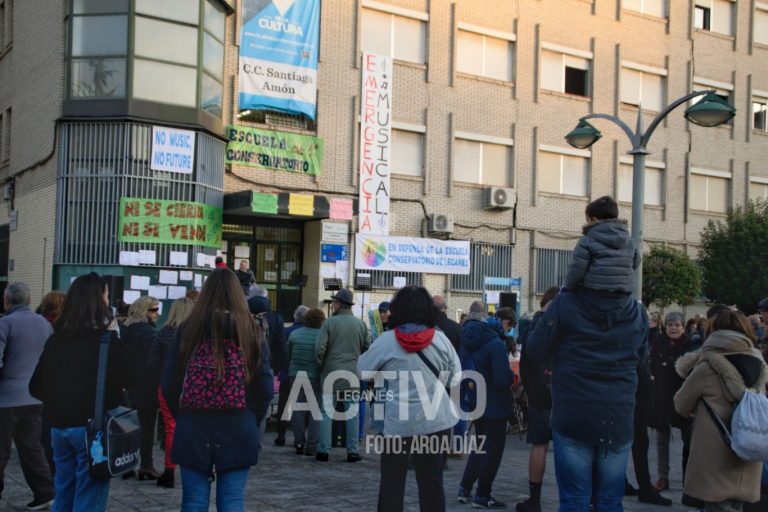 Masivo apoyo a la Escuela-Conservatorio de Leganés