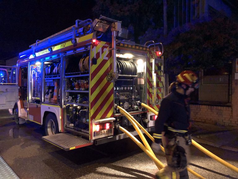 Un incendio de pastos confina el Instituto Psiquiátrico de Leganés