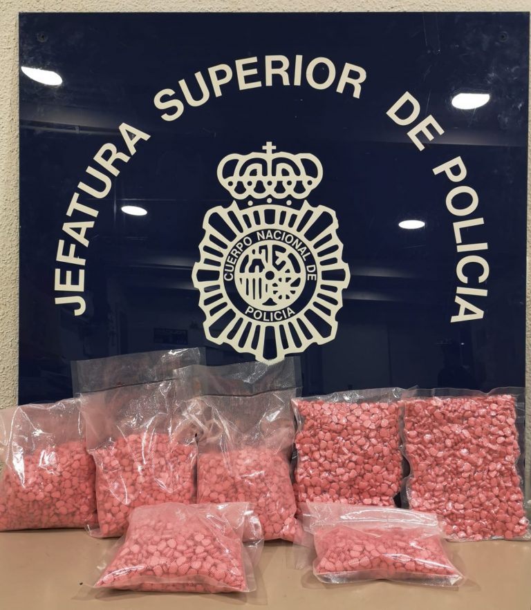 La Policía Nacional intercepta más de 20.000 pastillas de éxtasis rosa en la Estación Sur de autobuses