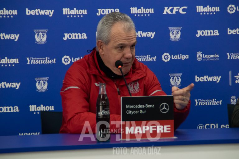 Fútbol | Aguirre: «Siento ‘penita’ por mis jugadores y por la afición»