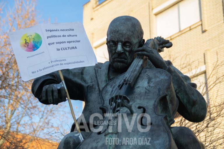 Tres alumnos en el limbo legal tras cancelarse sus matrículas en la Escuela-Conservatorio