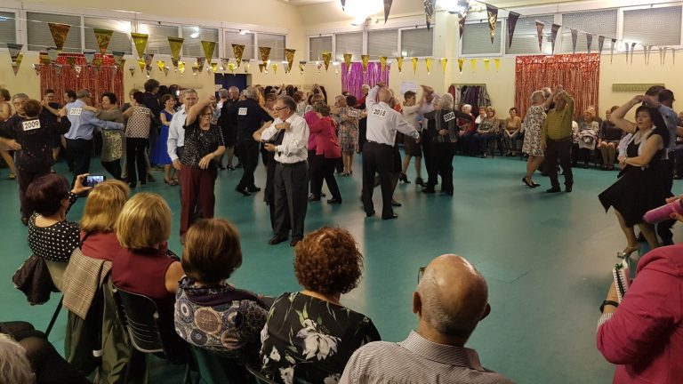 Los mayores de Leganés disfrutan en el I Concurso de Baile de San Valentín