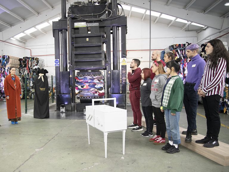 ‘Maestros de la costura’ visita Leganés para su prueba de exteriores