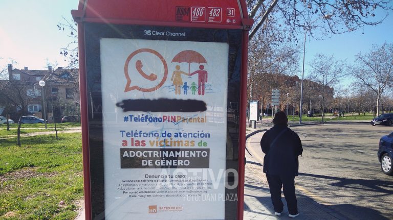 El teléfono de Hazte Oír para ‘víctimas de adoctrinamiento de género’ aparece con pintadas en Leganés