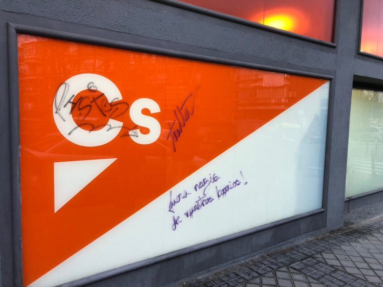 La sede de Ciudadanos Leganés despierta con pintadas de «nazis»