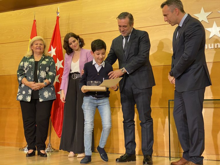 Dos niños de Leganés, premiados por salvar la vida a sus familias