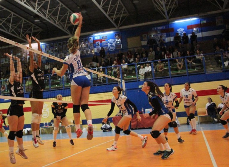 VOLEIBOL | Las chicas caen ante el poderío ruso
