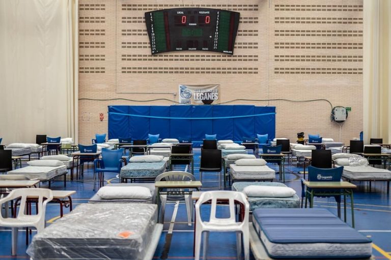El hospital de campaña de Leganés, a la espera de tanques de oxígeno para empezar a funcionar