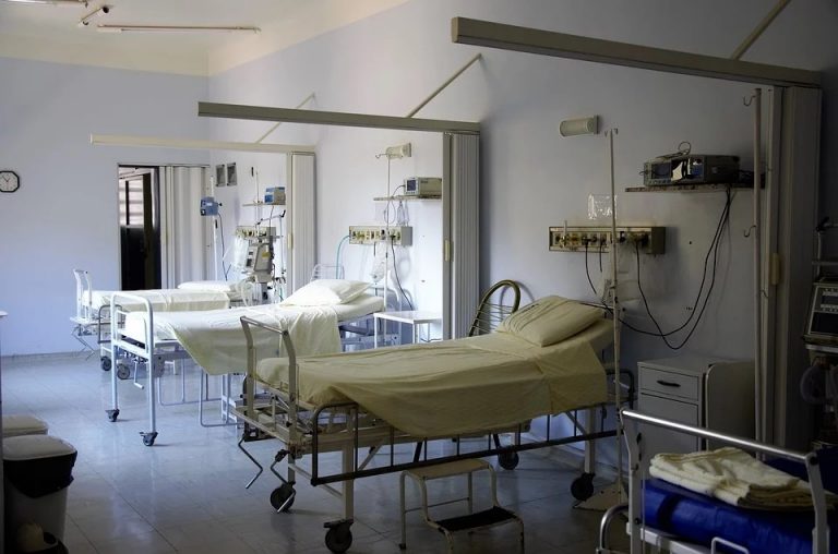 La Comunidad cede ante las peticiones de implantar televisión gratuita en los hospitales