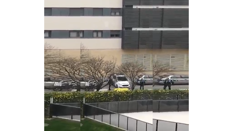 El divertido baile de dos Policías Locales para entretener a los vecinos en Leganés