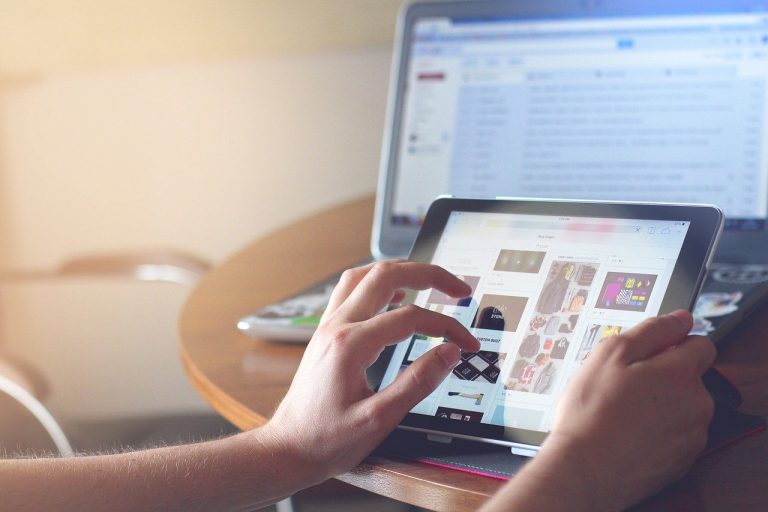 La Comunidad de Madrid facilita 1.000 tablets y 2.000 tarjetas SIM con conexión a Internet para alumnos de familias desfavorecidas