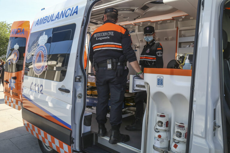 La Fundación del C.D. Leganés dona una ambulancia a Protección Civil