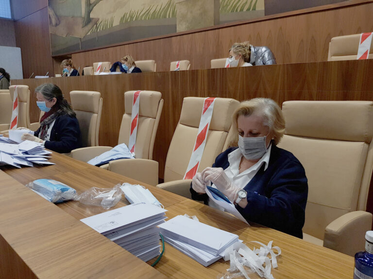 Leganés repartirá 90.000 mascarillas entre los mayores de la ciudad