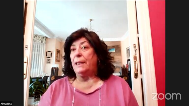 Vecinos de Leganés comparten el 16º libro fórum de la UPL con la escritora Almudena Grandes