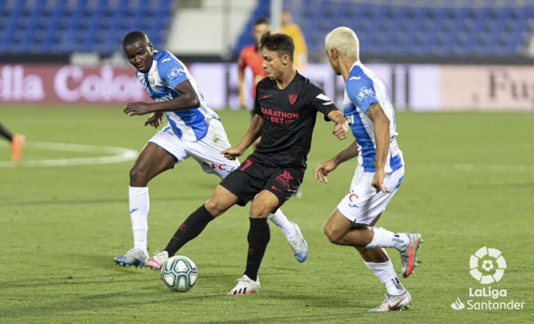 Fútbol | Óliver Torres asoma al Lega al precipicio