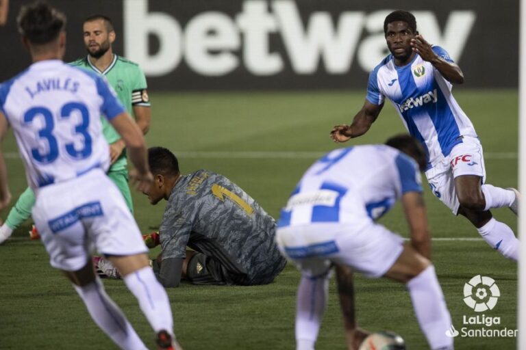Fútbol | El Lega consuma su descenso a Segunda División con la cabeza alta