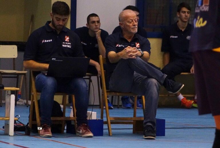 Voleibol | El equipo de Superliga Femenina 2 toma forma con sus primeros retoques en banquillo y vestuario