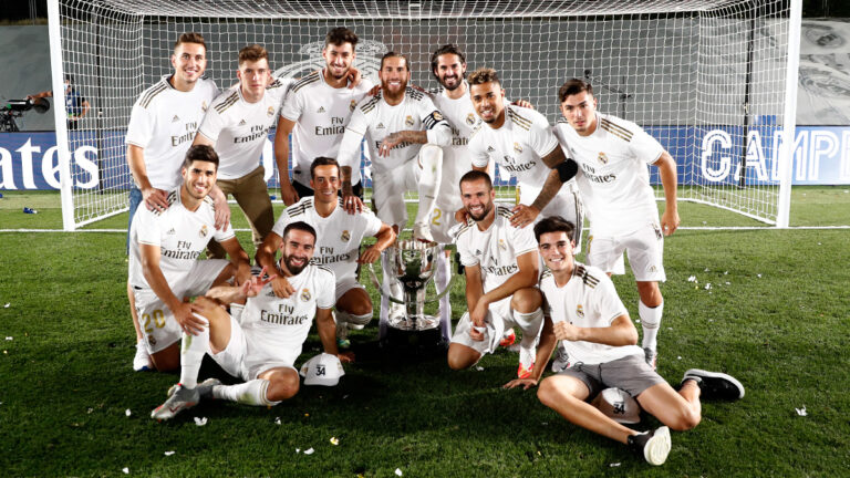 Fútbol | Dani Carvajal festeja su segunda liga con el Real Madrid