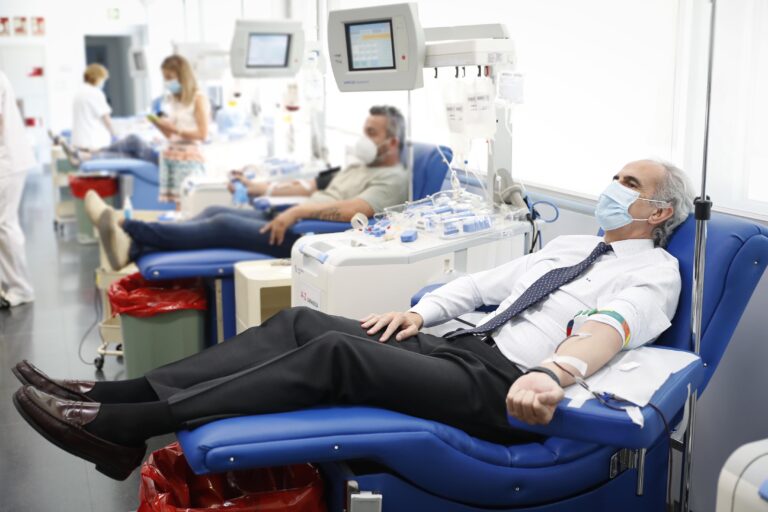 La Comunidad anima a los madrileños a que donen sangre para alcanzar las 5.000 donaciones esta semana