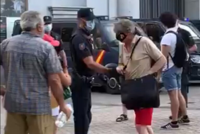 Denuncian la detención de un vecino de Leganés en la manifestación por la abdicación del Rey