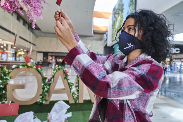 Parquesur pone en marcha la campaña ‘Árbol Mágico’ y reparte más de 4.000 premios entre los visitantes del centro