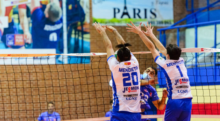 Voleibol | Los chicos caen ante el Tenerife en una nueva derrota