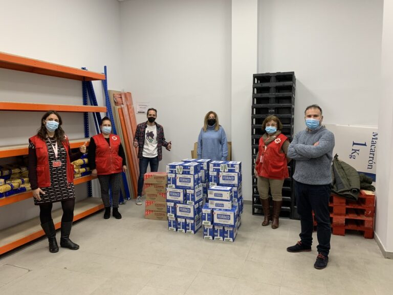 ULEG y la Fundación la Sonrisa de Álex donan alimentos a Cruz Roja Leganés
