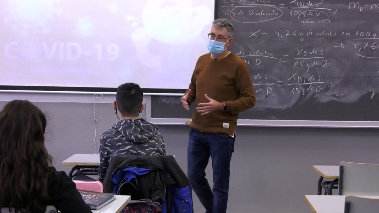 Así explica un enfermero qué es la COVID19 a los jóvenes de Leganés