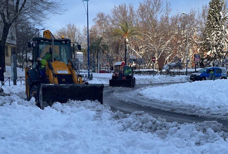 Los barrios de Leganés, incomunicados, a pesar de la salida de las quitanieves